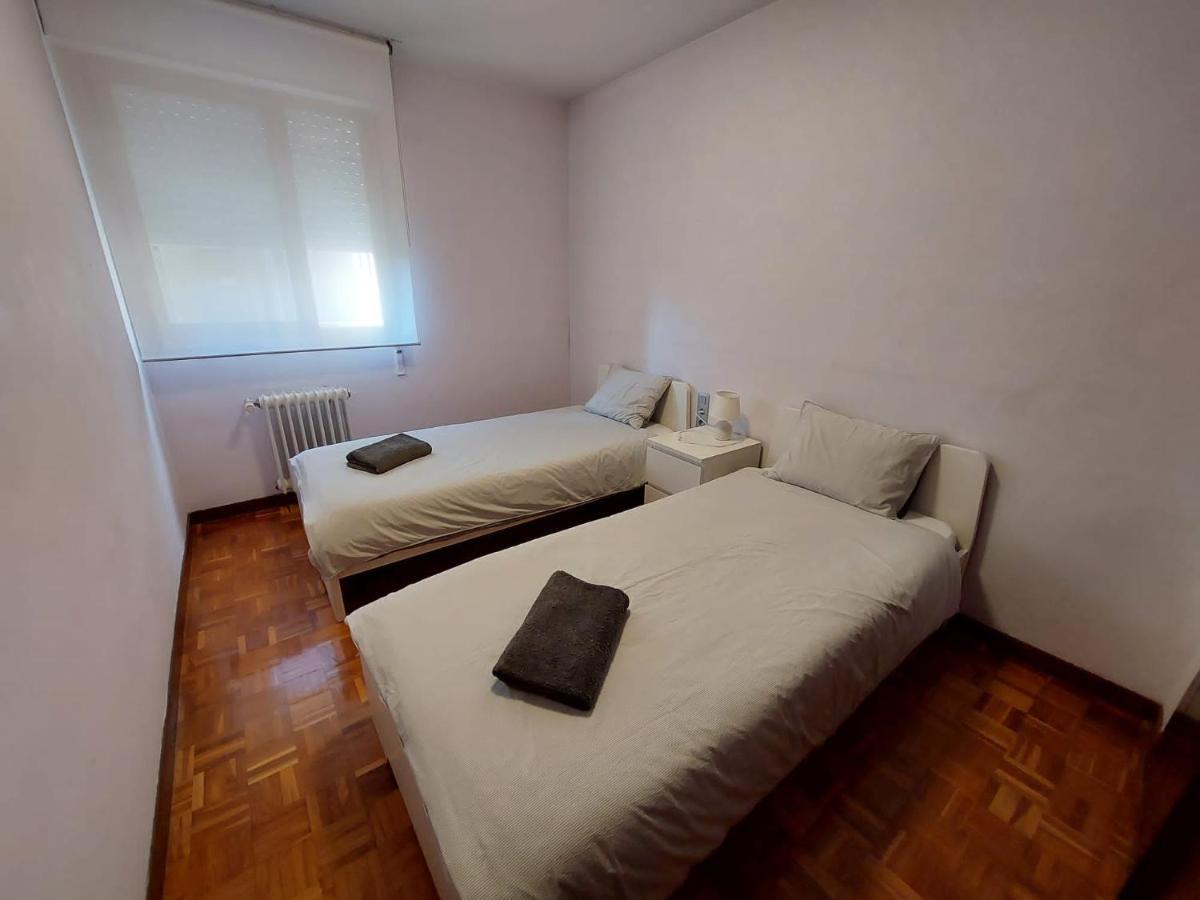 Apartmán Piso Sencillo Y Acogedor Con Parking Gratuito Baranain Exteriér fotografie